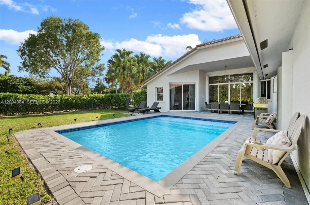 765 Bayside Ln Weston, FL 33326