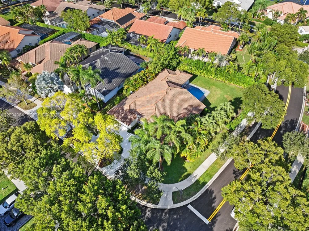 765 Bayside Ln Weston, FL 33326