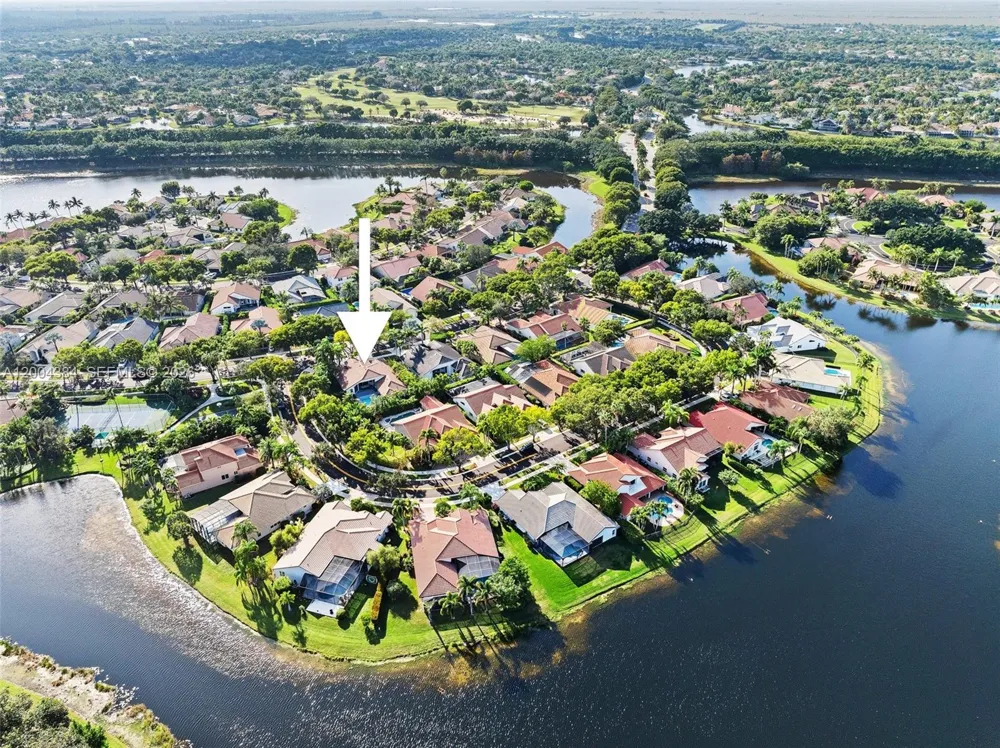 765 Bayside Ln Weston, FL 33326