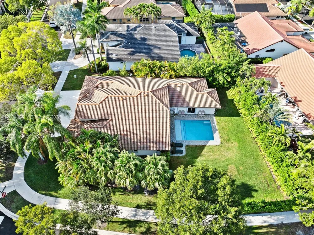 765 Bayside Ln Weston, FL 33326