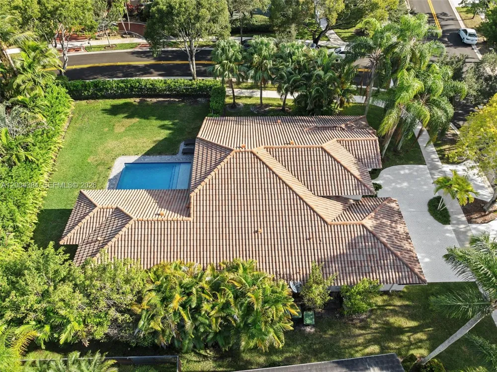 765 Bayside Ln Weston, FL 33326