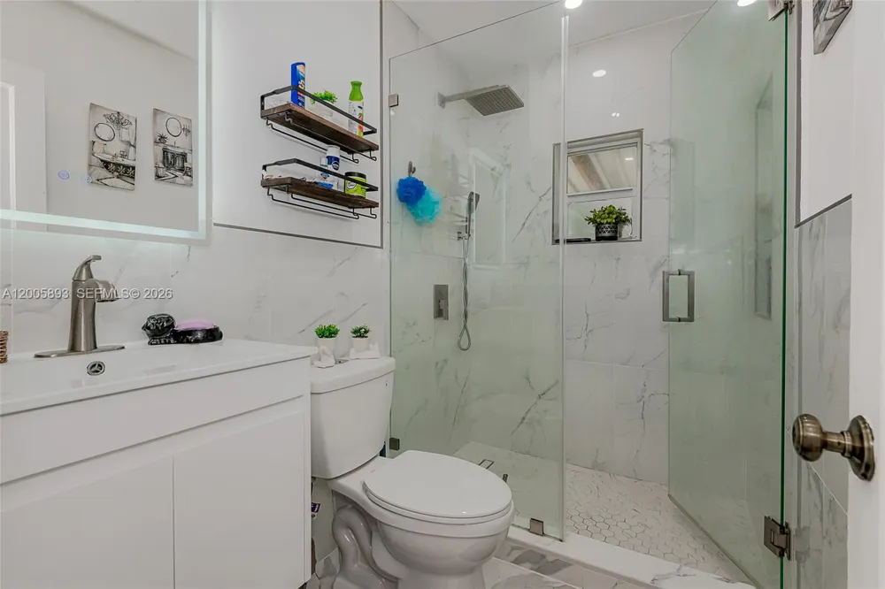 367 E 46th St Hialeah, FL 33013