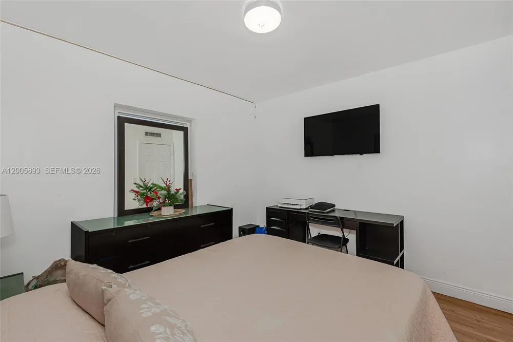 367 E 46th St Hialeah, FL 33013