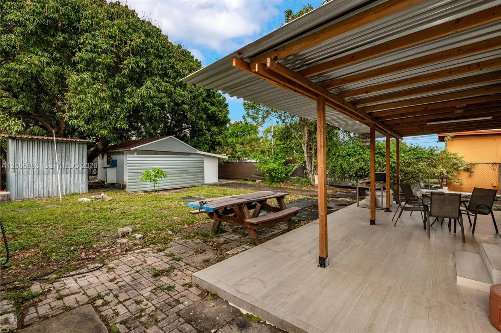 367 E 46th St Hialeah, FL 33013