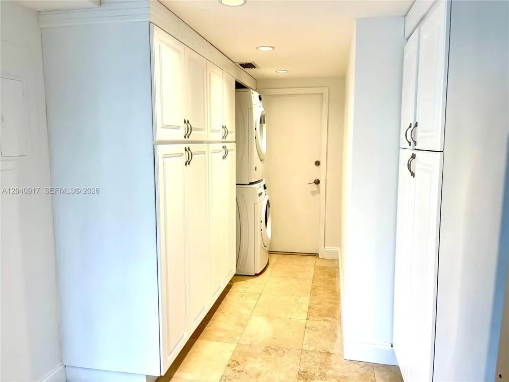 607 Ocean Dr #3K Key Biscayne, FL 33149
