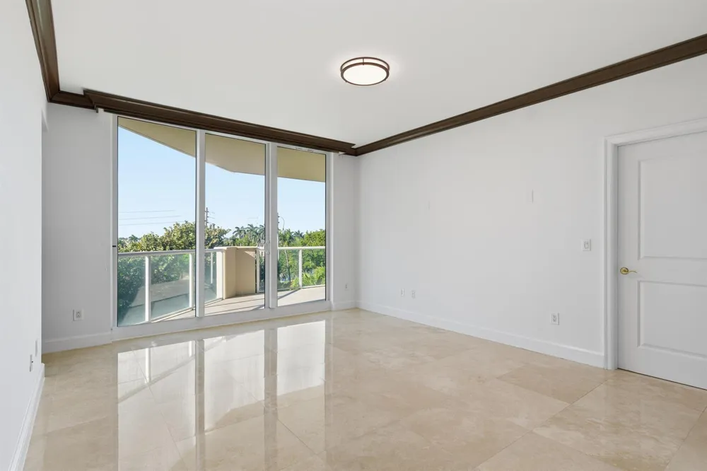 1063 Hillsboro Mile #301 Hillsboro Beach, FL 33062