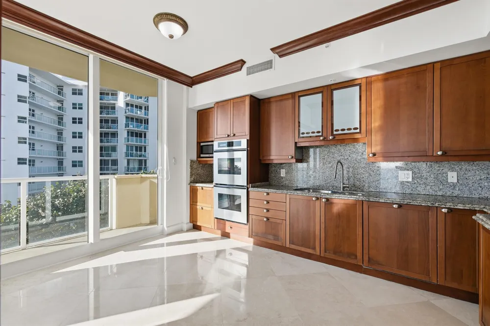 1063 Hillsboro Mile #301 Hillsboro Beach, FL 33062