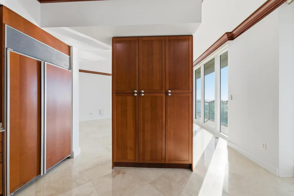 1063 Hillsboro Mile #301 Hillsboro Beach, FL 33062