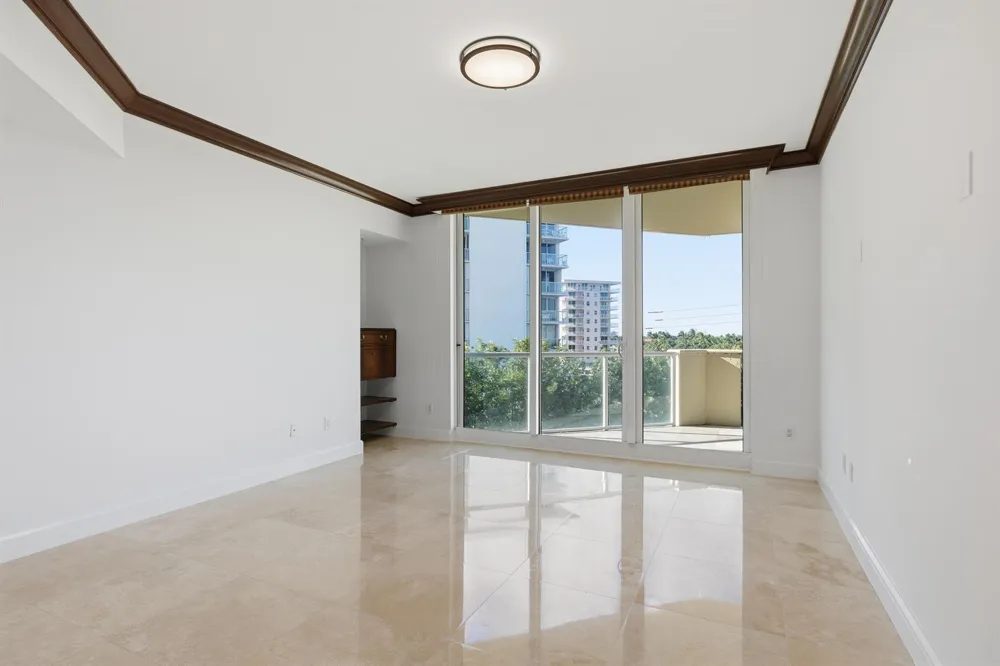 1063 Hillsboro Mile #301 Hillsboro Beach, FL 33062
