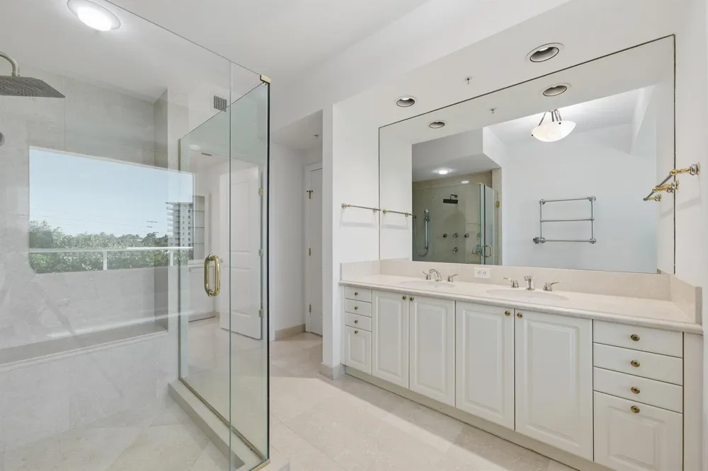 1063 Hillsboro Mile #301 Hillsboro Beach, FL 33062