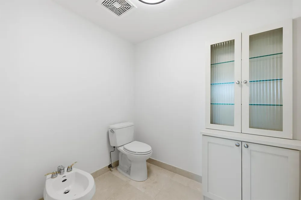1063 Hillsboro Mile #301 Hillsboro Beach, FL 33062