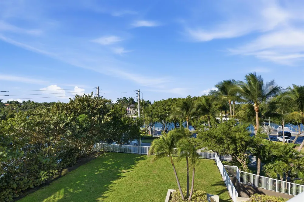 1063 Hillsboro Mile #301 Hillsboro Beach, FL 33062