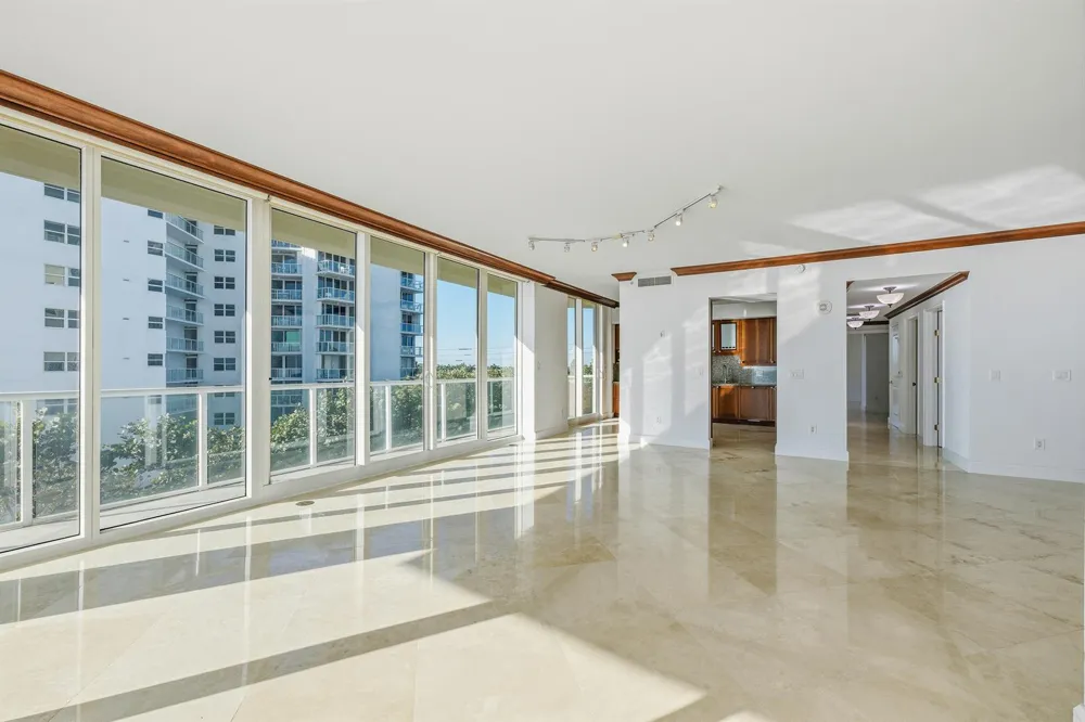 1063 Hillsboro Mile #301 Hillsboro Beach, FL 33062