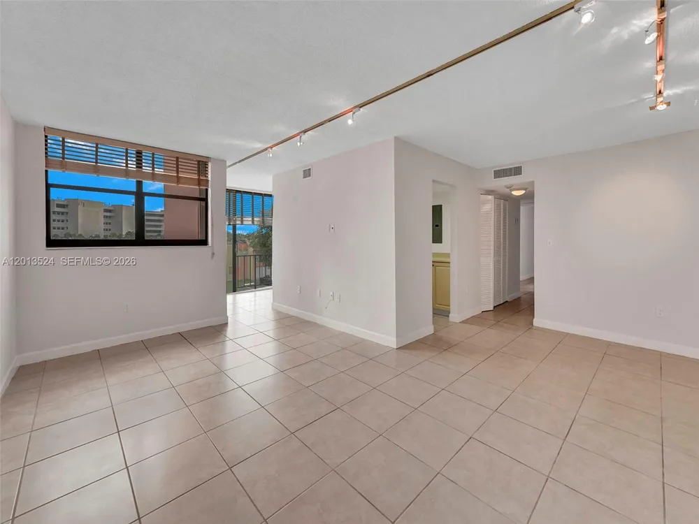 9420 W Flagler St #312 Miami, FL 33174