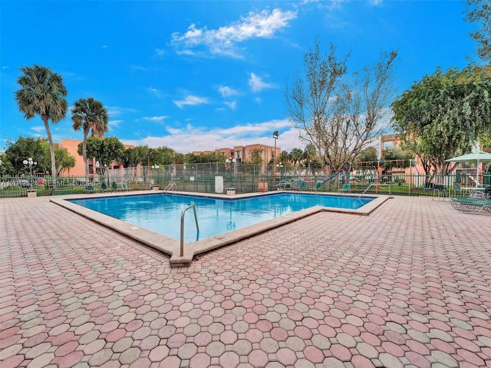 9420 W Flagler St #312 Miami, FL 33174