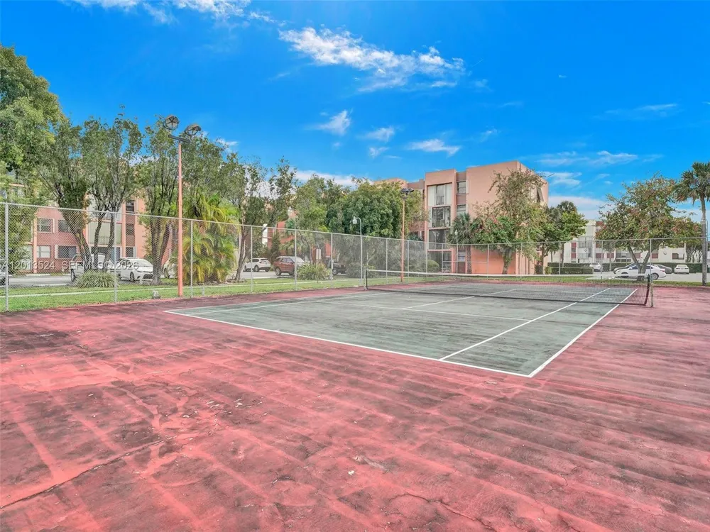 9420 W Flagler St #312 Miami, FL 33174