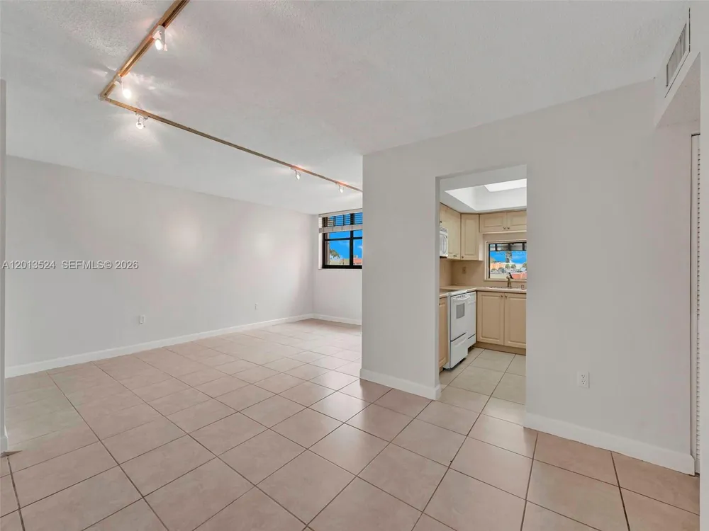 9420 W Flagler St #312 Miami, FL 33174