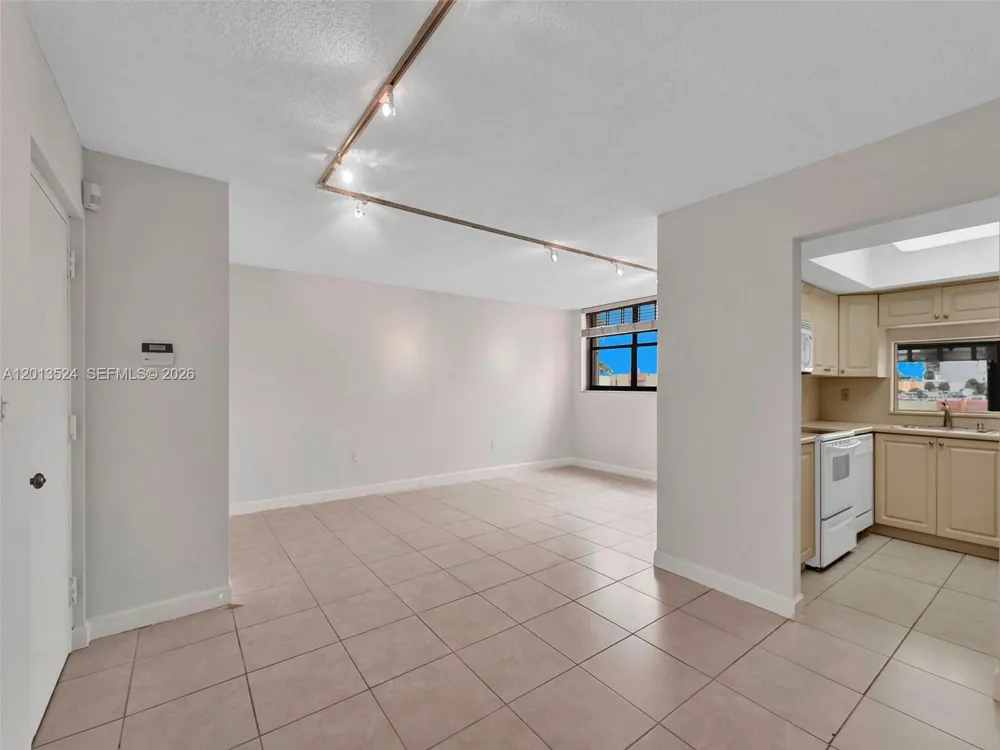9420 W Flagler St #312 Miami, FL 33174