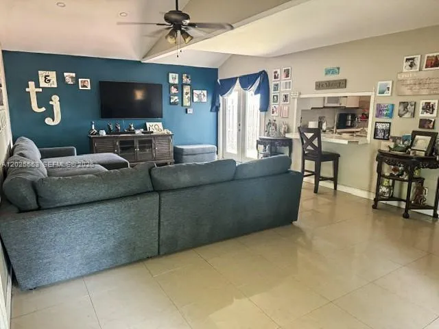 21705 SW 99th Ave Cutler Bay, FL 33190