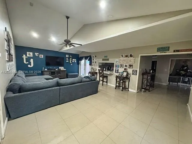 21705 SW 99th Ave Cutler Bay, FL 33190