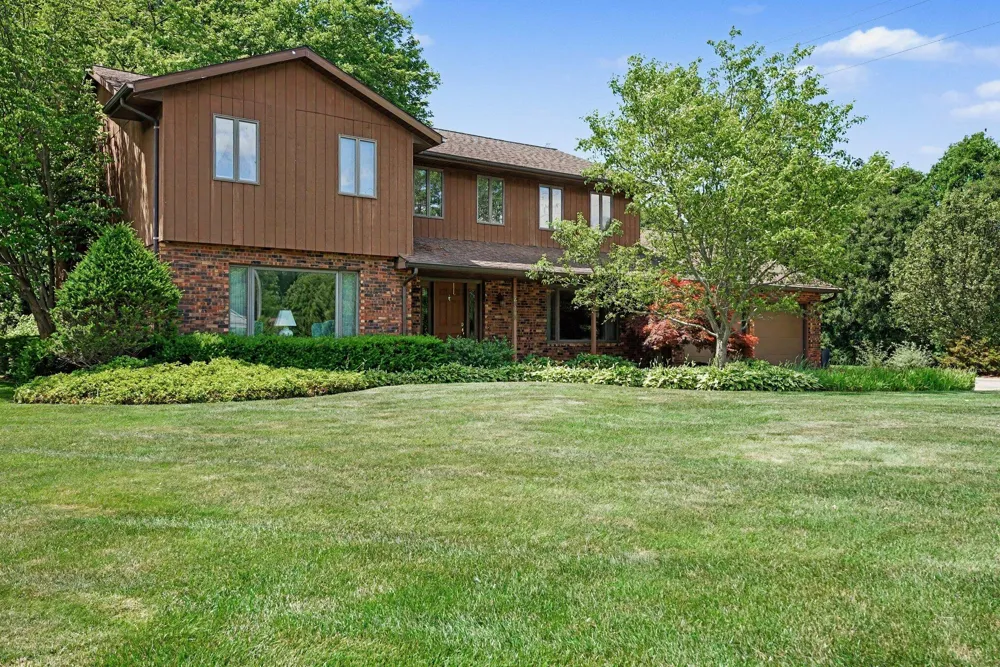 2616 Oakbrook Drive St. Joseph, MI 49085