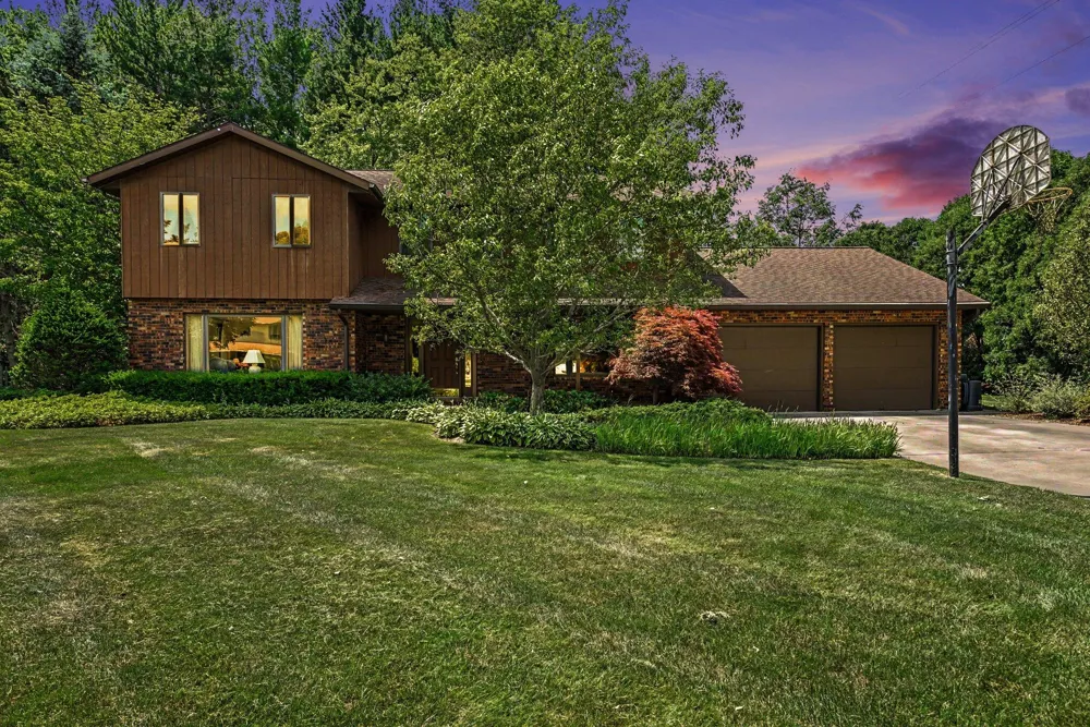 2616 Oakbrook Drive St. Joseph, MI 49085