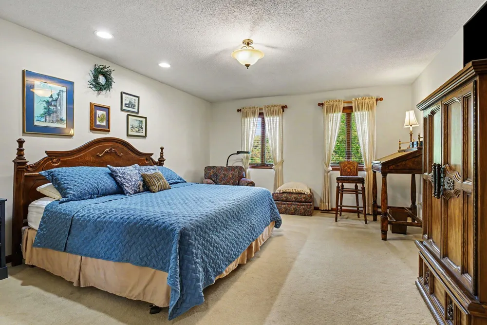 2616 Oakbrook Drive St. Joseph, MI 49085
