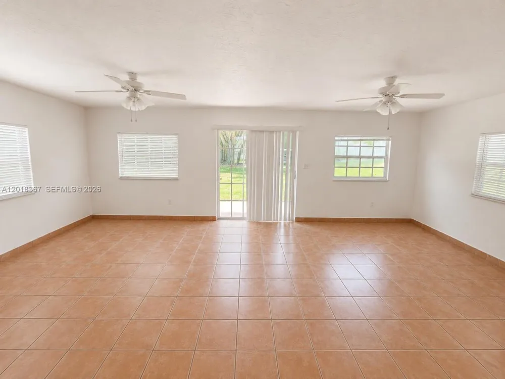 18054 SW 92nd Ct Palmetto Bay, FL 33157