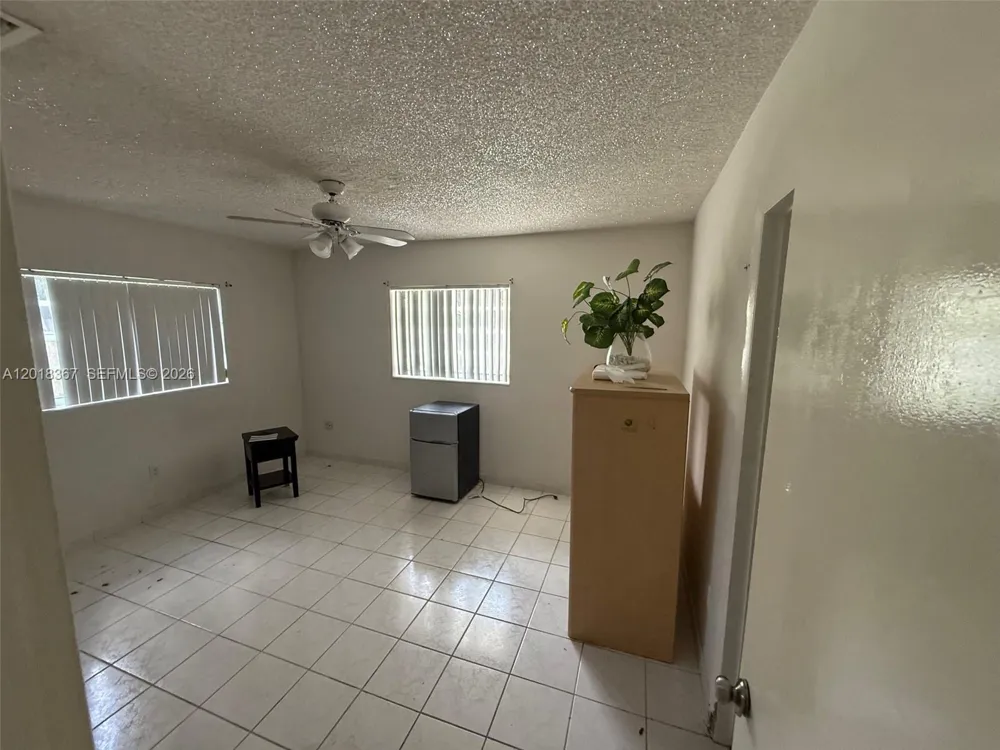 18054 SW 92nd Ct Palmetto Bay, FL 33157