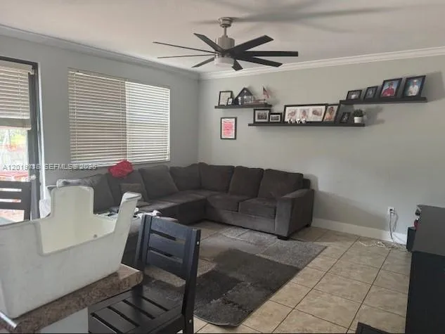 16564 SW 43rd St Unincorporated Dade County, FL 33185