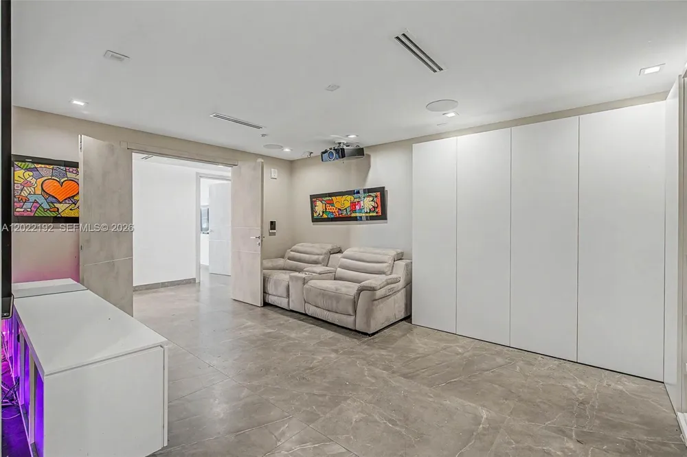 17111 Biscayne Blvd #1405/07 North Miami Beach, FL 33160