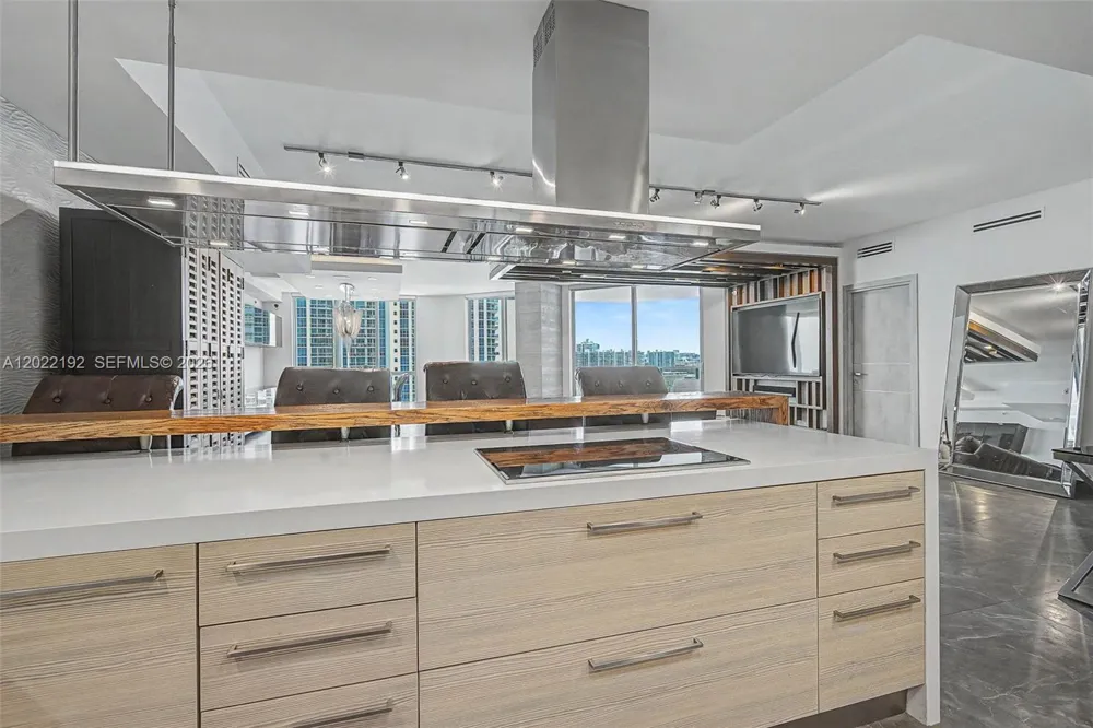 17111 Biscayne Blvd #1405/07 North Miami Beach, FL 33160