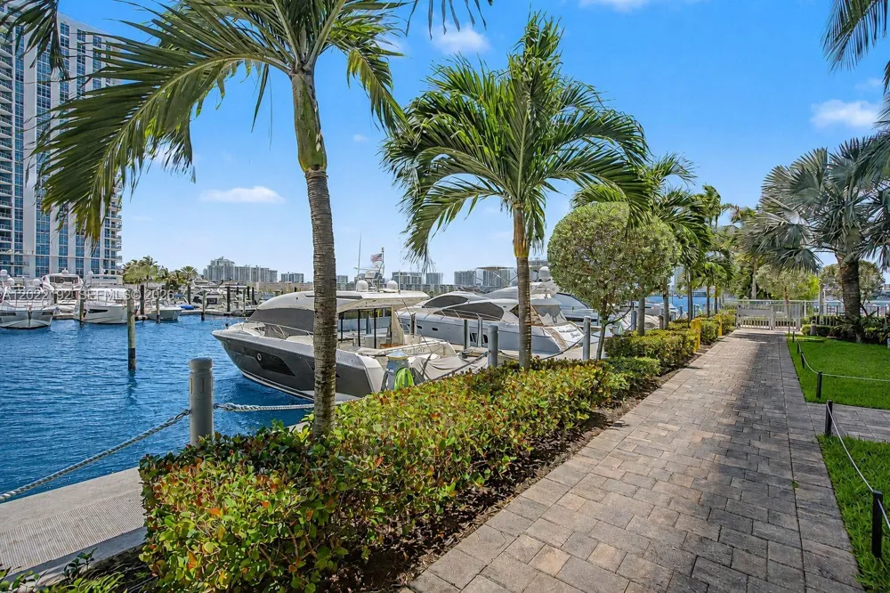 17111 Biscayne Blvd #1405/07 North Miami Beach, FL 33160