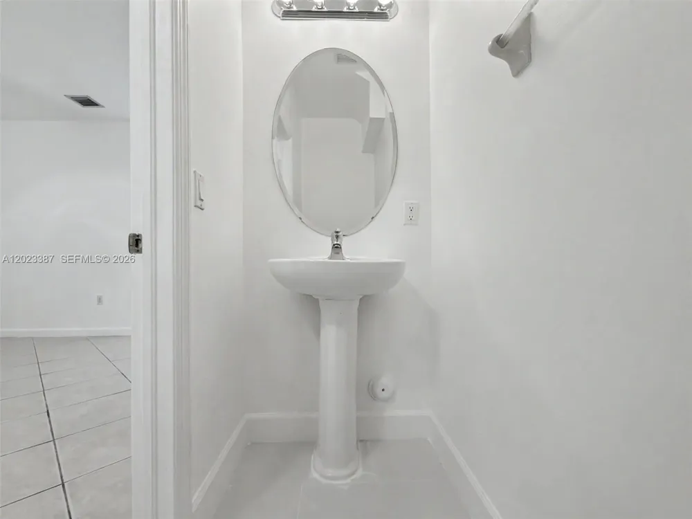 9267 SW 220th Ter Cutler Bay, FL 33190