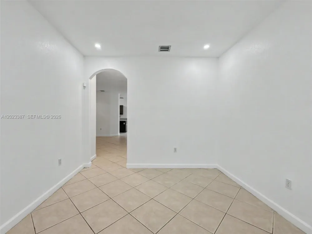 9267 SW 220th Ter Cutler Bay, FL 33190