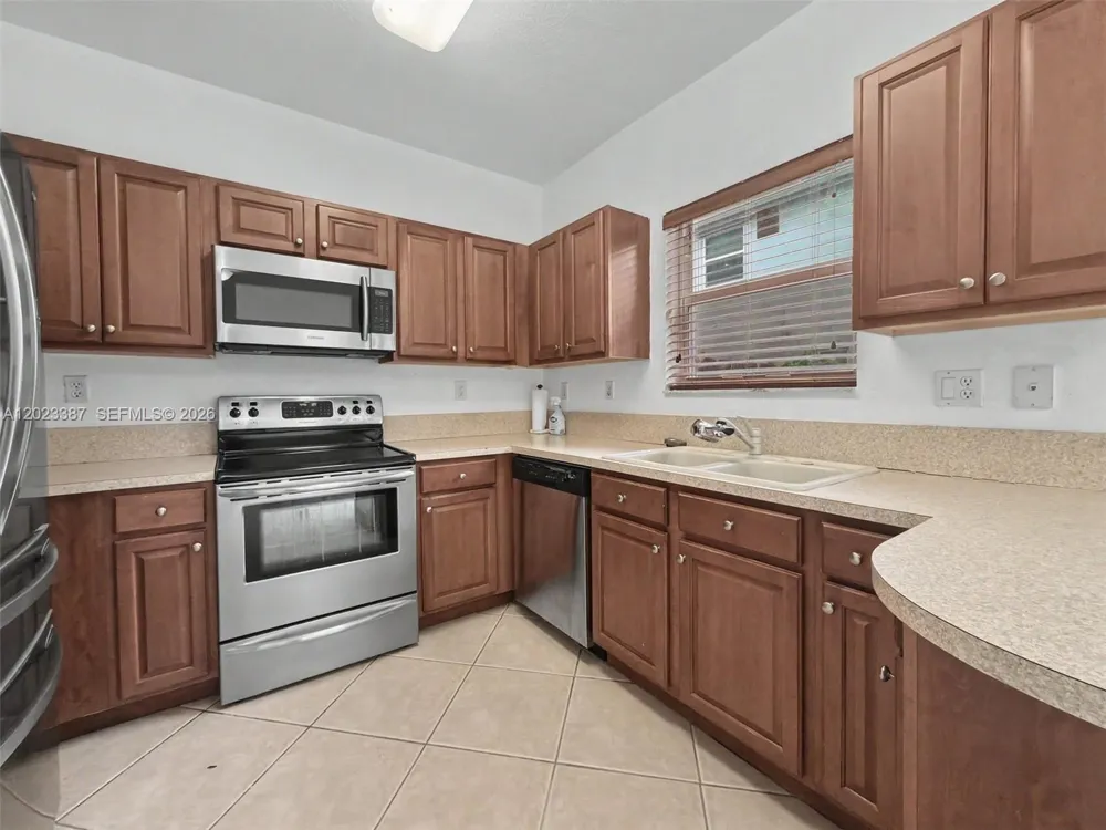 9267 SW 220th Ter Cutler Bay, FL 33190