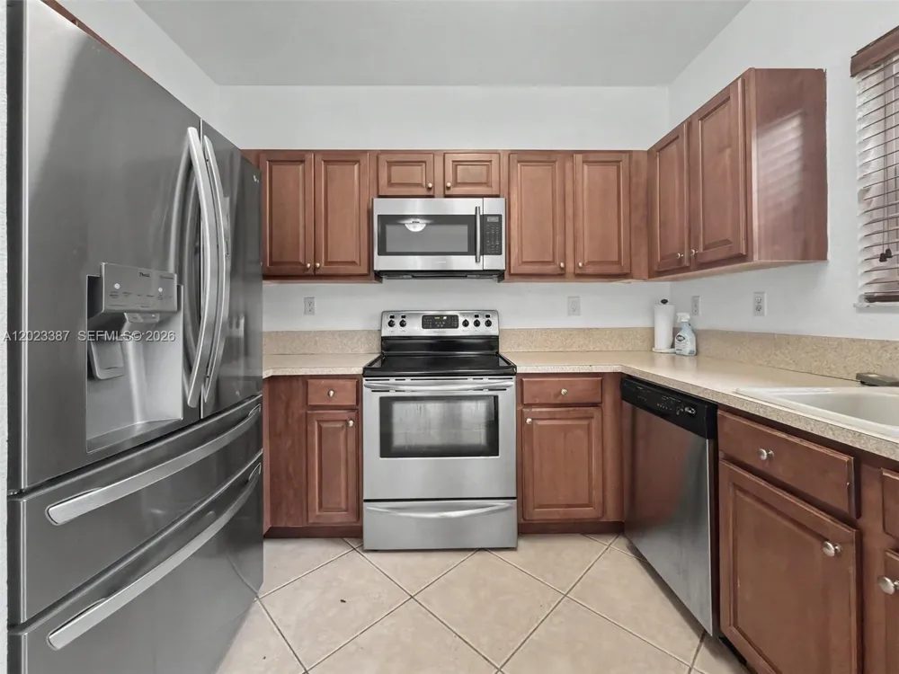 9267 SW 220th Ter Cutler Bay, FL 33190