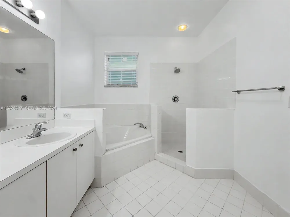 9267 SW 220th Ter Cutler Bay, FL 33190