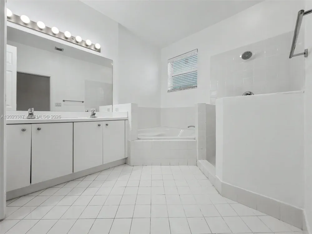 9267 SW 220th Ter Cutler Bay, FL 33190
