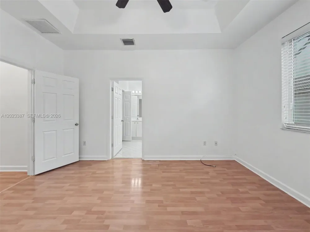 9267 SW 220th Ter Cutler Bay, FL 33190