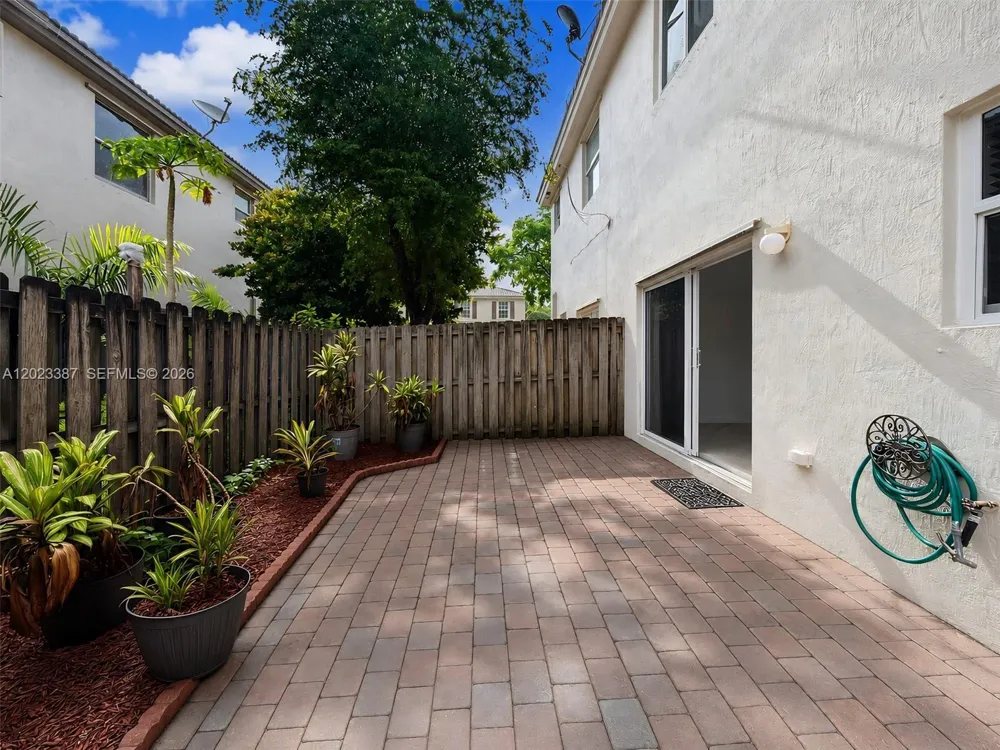 9267 SW 220th Ter Cutler Bay, FL 33190