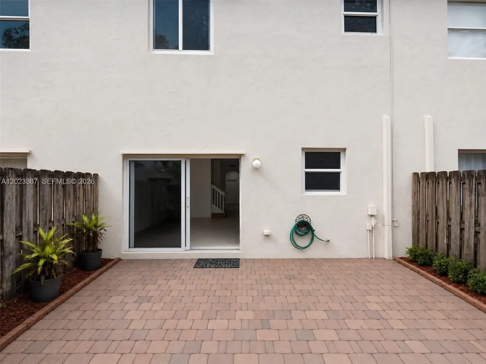 9267 SW 220th Ter Cutler Bay, FL 33190