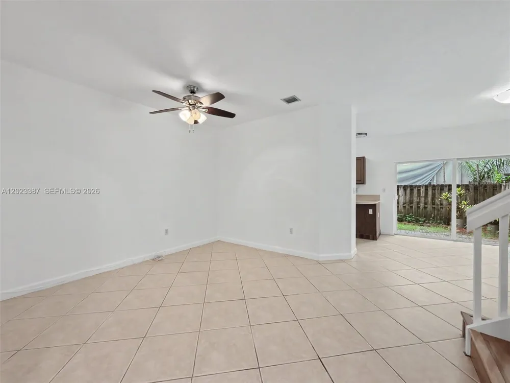 9267 SW 220th Ter Cutler Bay, FL 33190