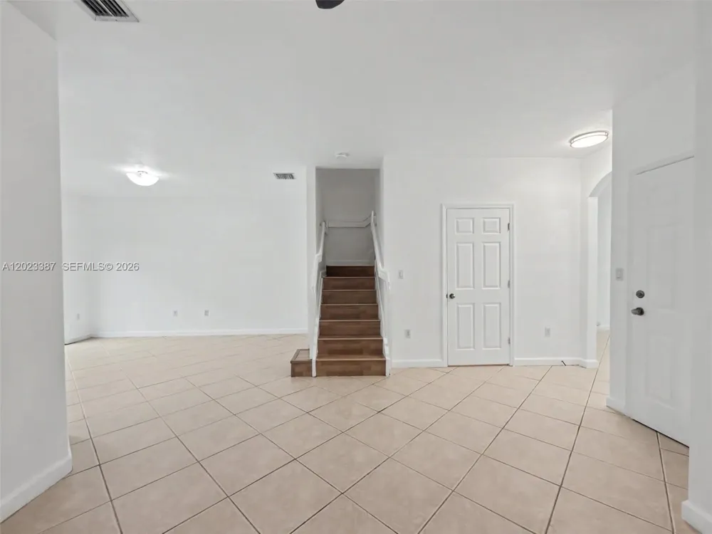 9267 SW 220th Ter Cutler Bay, FL 33190