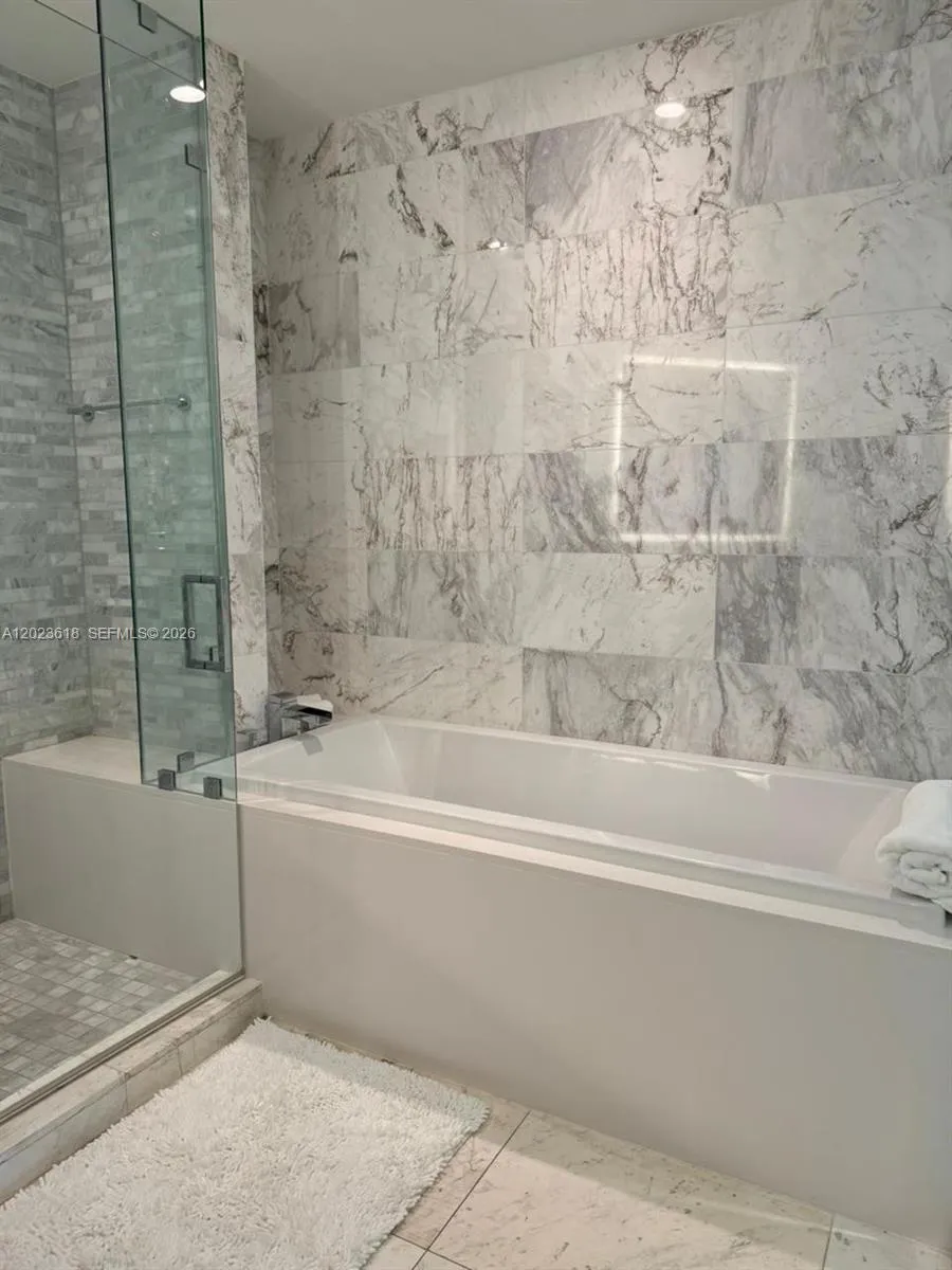 851 NE 1st Ave #1006 Miami, FL 33132