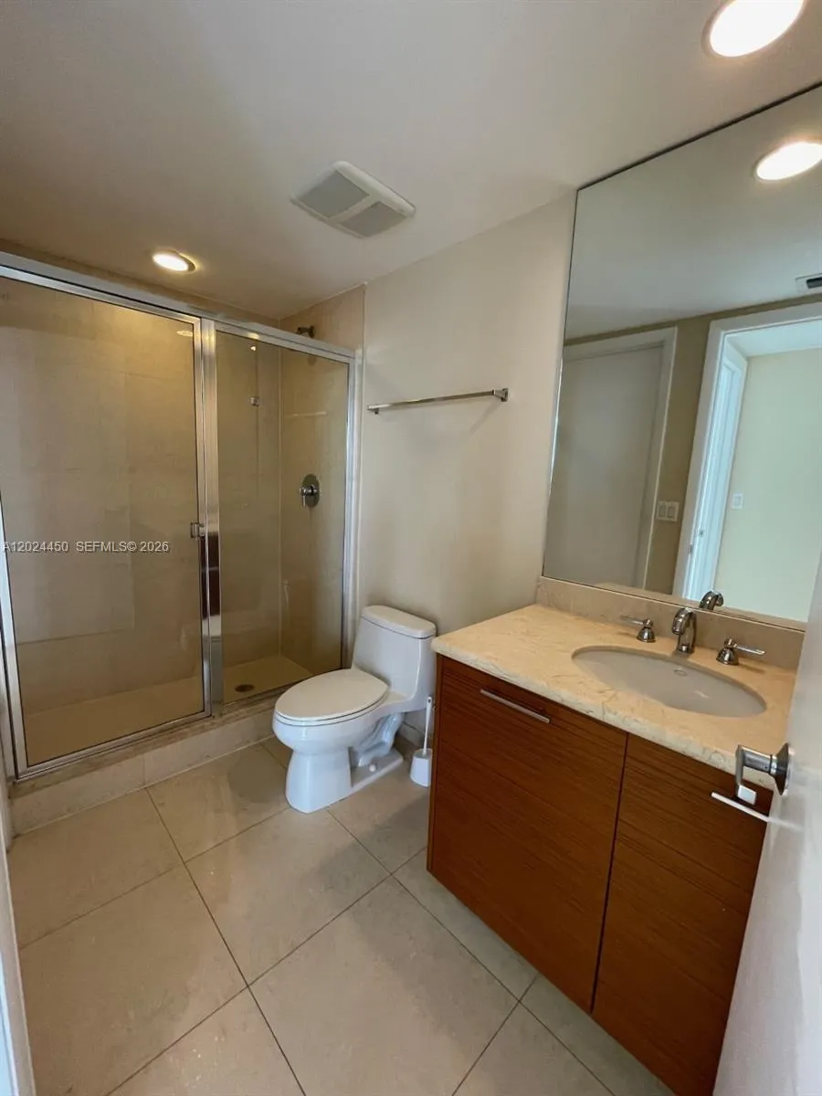 50 Biscayne Blvd #2401 Miami, FL 33132