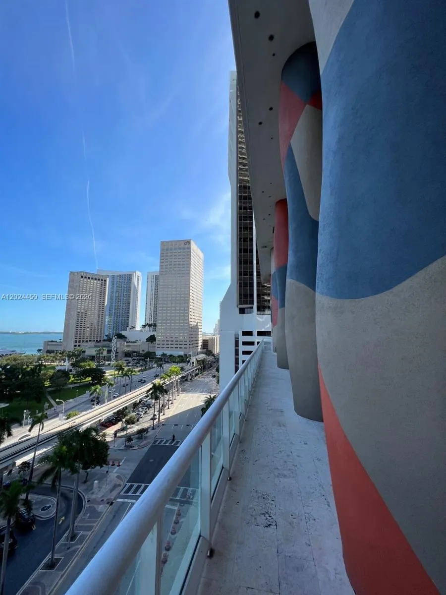 50 Biscayne Blvd #2401 Miami, FL 33132