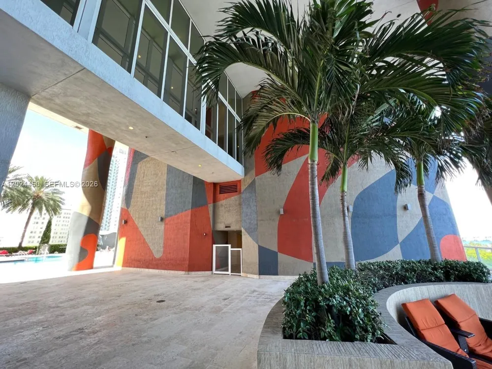 50 Biscayne Blvd #2401 Miami, FL 33132