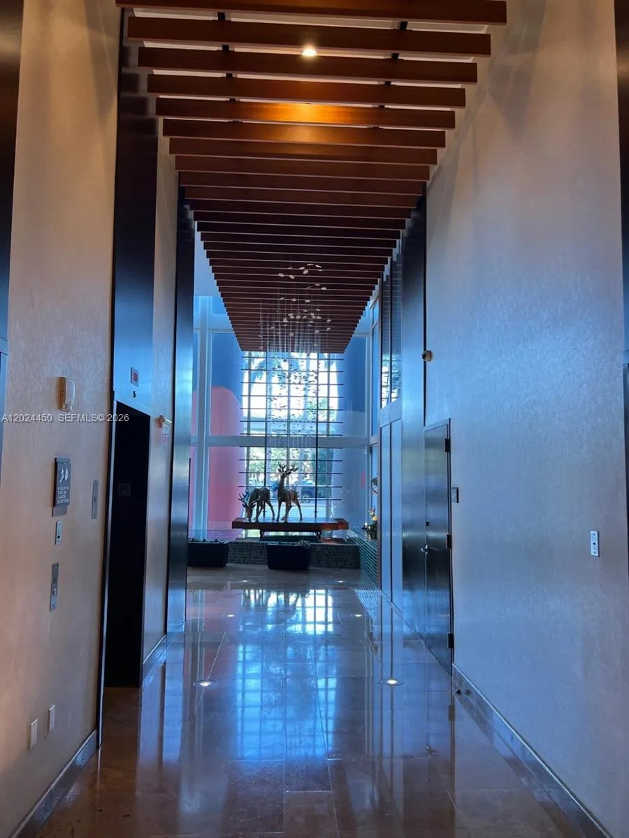 50 Biscayne Blvd #2401 Miami, FL 33132