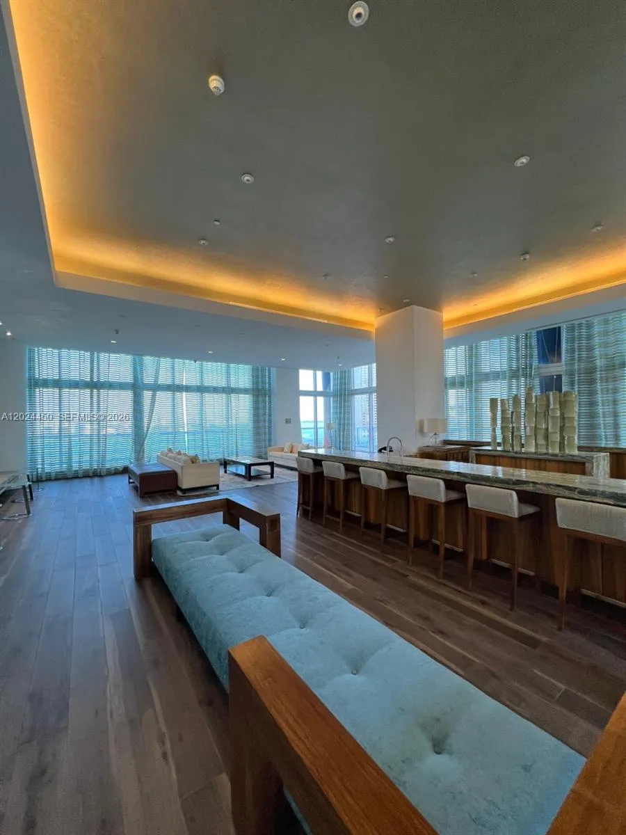 50 Biscayne Blvd #2401 Miami, FL 33132